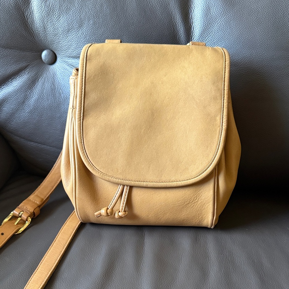 Vintage COACH 4029 Chamois Tan Leather Flap Drawstring Shoulder Crossbody Purse